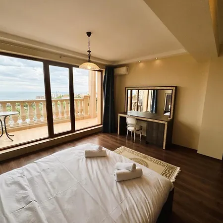 Daire Elegant 1br With Sea Panorama - Argisht Palace